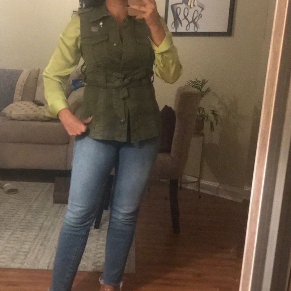 Military style green vest - Picture 2 of 8